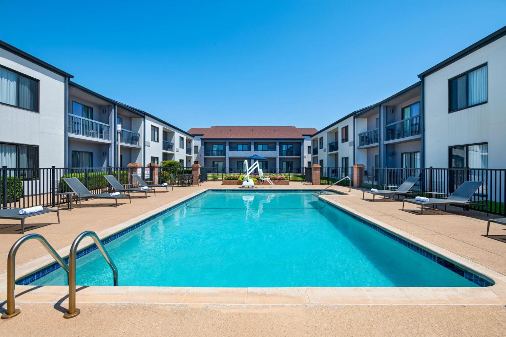 Courtyard Fort Worth University Drive Bagian luar foto